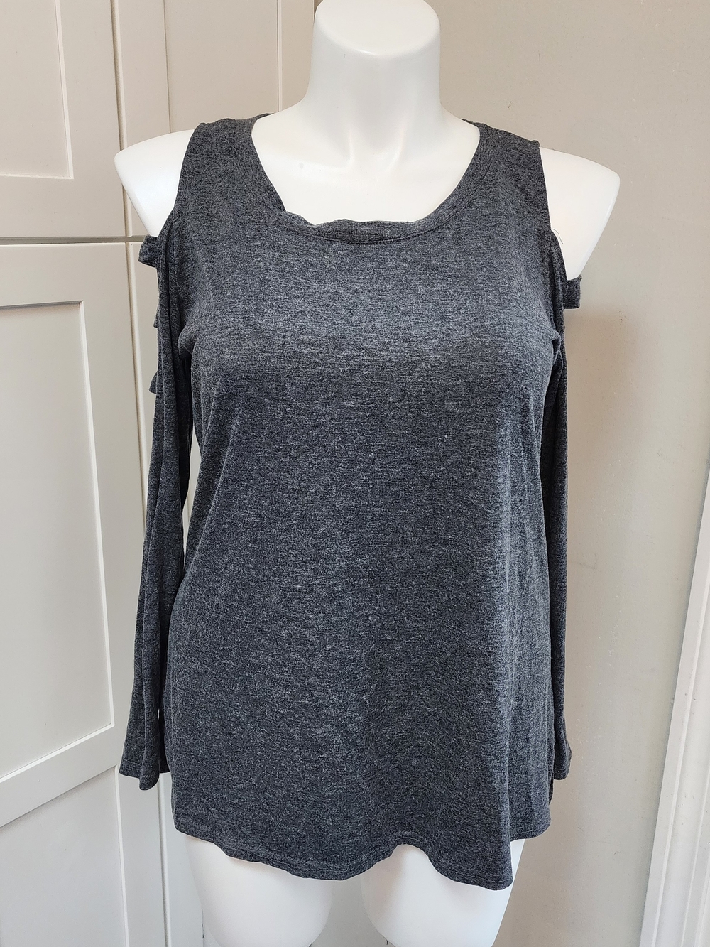 Leo Charcoal Gray Heather Strappy Cutout Back Long Sleeve Top Shirt Size L